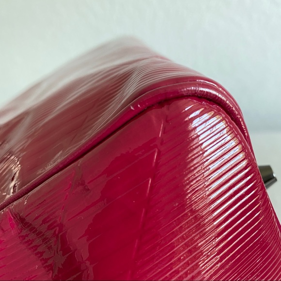 Burberry raspberry embossed check patent leather tote bag - Picture 12 of 12